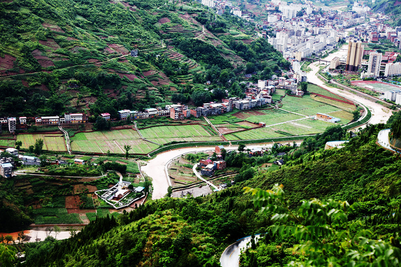 <b>重庆巫山官渡人民幸福生活在康养仙境之中</b>