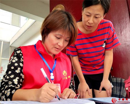 <b>郯城：节假日“两员”普查入户忙</b>