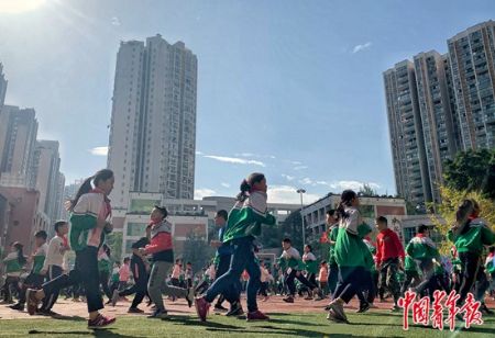 <b>体教融合 学校和家长一个都不能少</b>