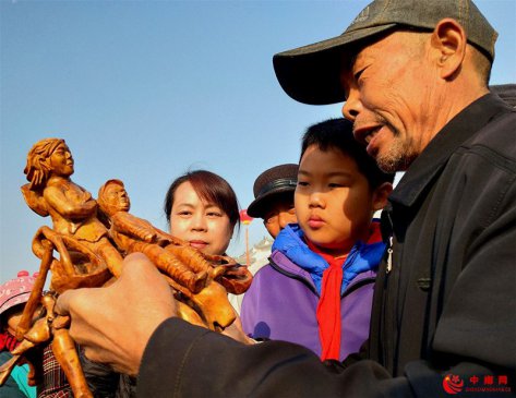 郯城：残疾老人宋玉云让游人铭记历史