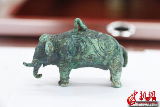 广西贺州破获盗掘古墓大案追回19件国家级文物