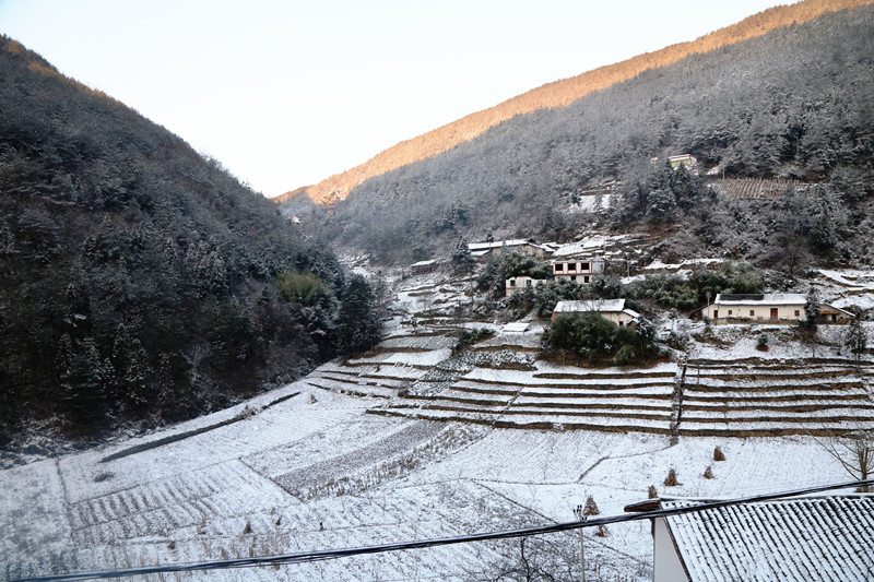 重庆巫山：雪恋云景似仙境