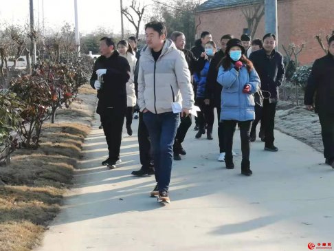 <strong>安徽定远县桑涧镇：组织人大代表评议人居环境</strong>
