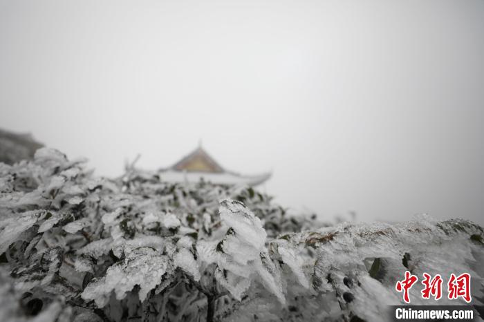 贵州开启低温雪凝天气部分景区暂时关闭