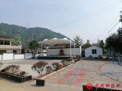 安徽贵池区铺庄村：不负春光妆点美丽乡村