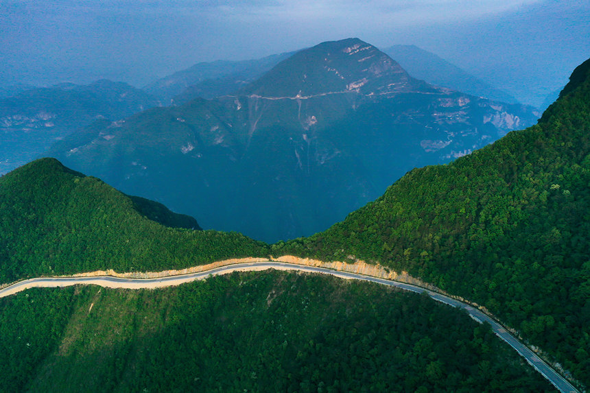 巫峡天路。王正坤摄