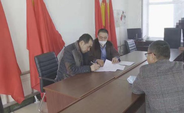 土地托管还“托底” 村民放心效益增