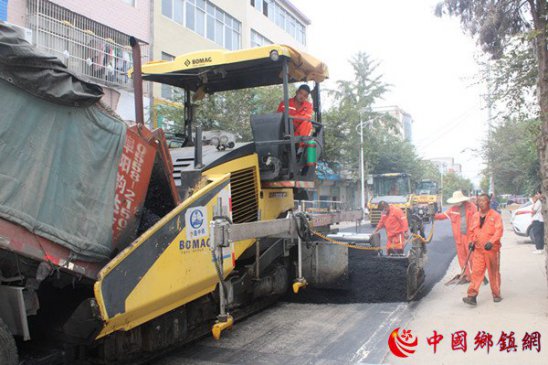 安徽：界首市芦村镇让群众走上舒心路