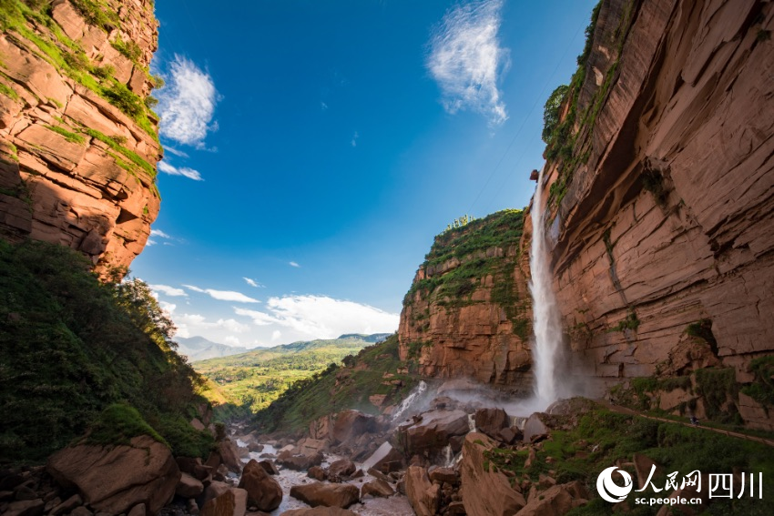 会东位于攀西国际阳光康养旅游目的地核心区域，图为可河飙水岩。李益民摄