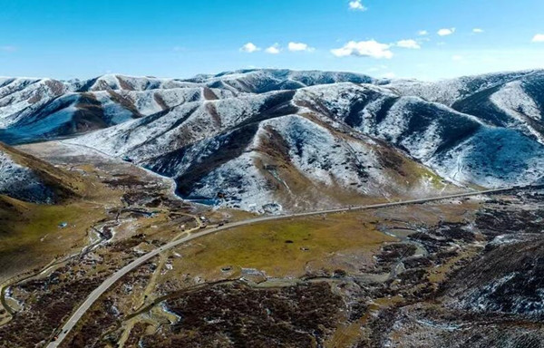 进入正式施工阶段 西宁至成都铁路首个隧道开挖