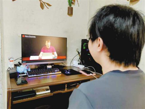 文化大餐让市民居家生活丰富多彩