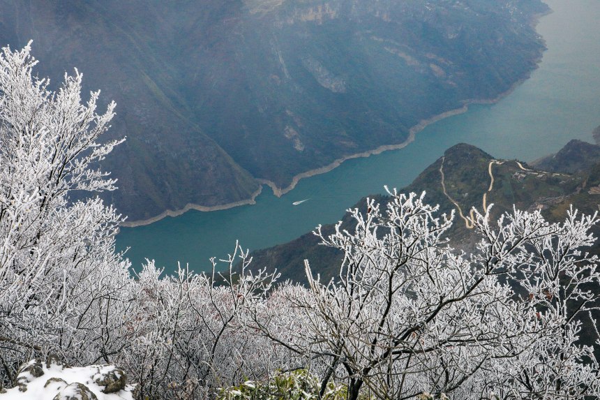 巫峡冬雪。杨盛明摄  