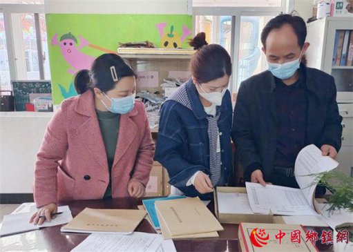 安徽庐江：县教体局、市监局深入郭河镇督查春
