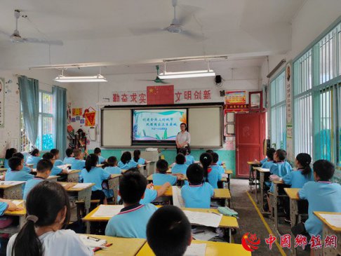 湖南省宁远一小：小手拉大手 文明齐步走