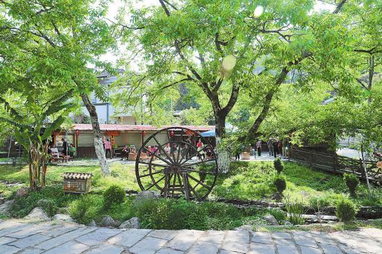 凤庆县二道河村一景 本报记者 黄兴能 摄