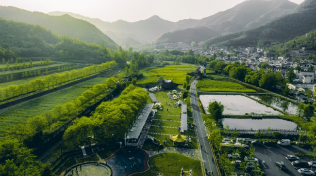 小山村何以惊艳大世界？看余村生态蝶变