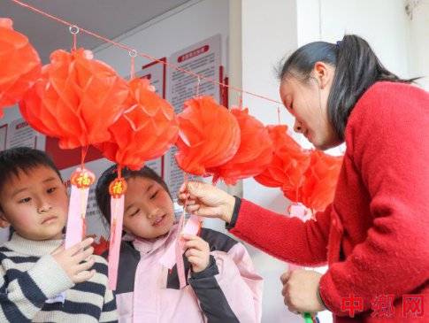安徽亳州谯城区：制花灯 猜灯谜 迎元宵