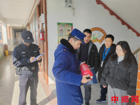 安徽凤阳大庙镇：多部门联动开展校园安全大排