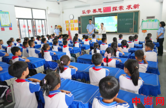 河南淮滨：“六一”前夕，民警进校园开展防溺
