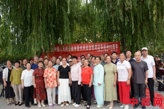 河南：内黄县合唱团唱响红歌 纪念抗战胜利80周