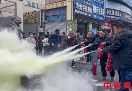 <b>安徽亳州谯城：消防演练进社区 安全知识护家园</b>