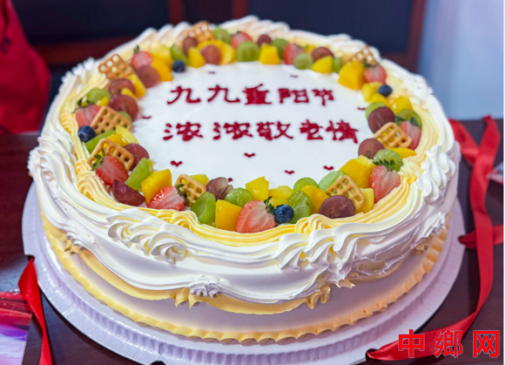 安徽亳州谯城：重阳集体庆生 情暖高龄老人