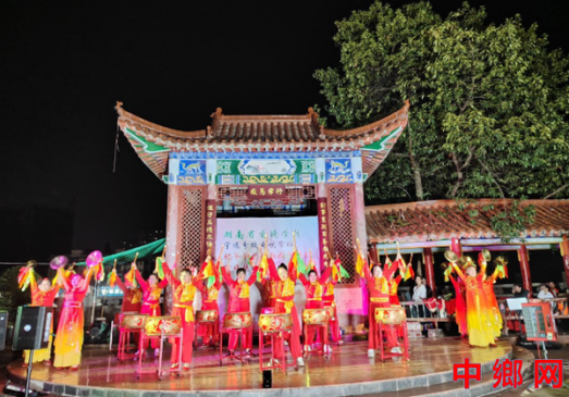 <b>湖南宁远县爱晚老年学校到社会福利中心开展重阳节慰问演出</b>