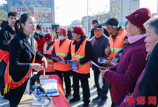 安徽亳州薛阁：反诈宣传进广场 守护群众“钱袋