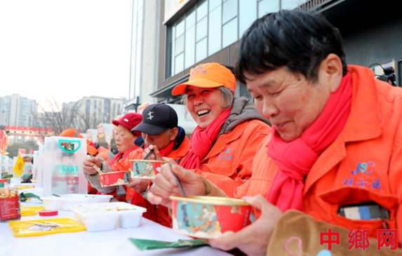 安徽阜阳：腊八粥 慰辛劳