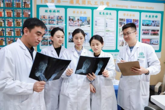 痛到像刀割，痛风这种病为何如此难缠？