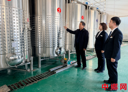 <b>记山西绛县农商银行营业部客户经理赵璐</b>