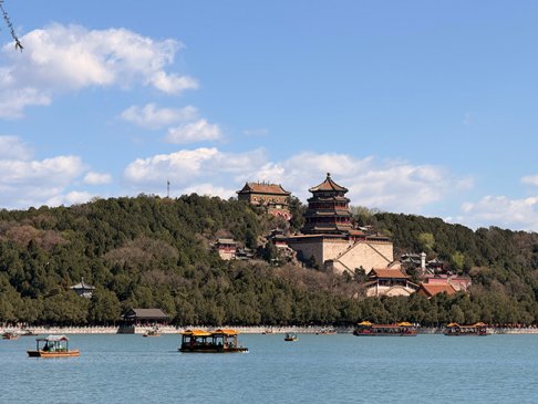 清明出游“含娃量”激增 体验式消费持续火热