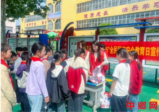 安徽亳州：安全知识润童心 校社联动护成长