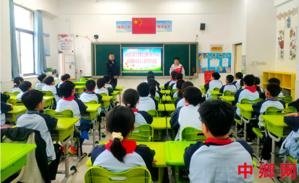 安徽亳州：法治宣传进校园 平安护航伴成长